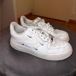 Nike Kids White Air Force 1 Sneakers